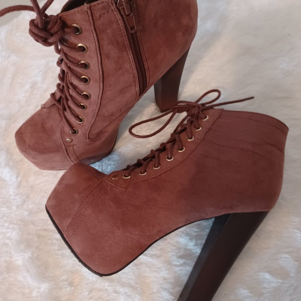 Breckelle's Faux Suede Platform 7 worn 1x